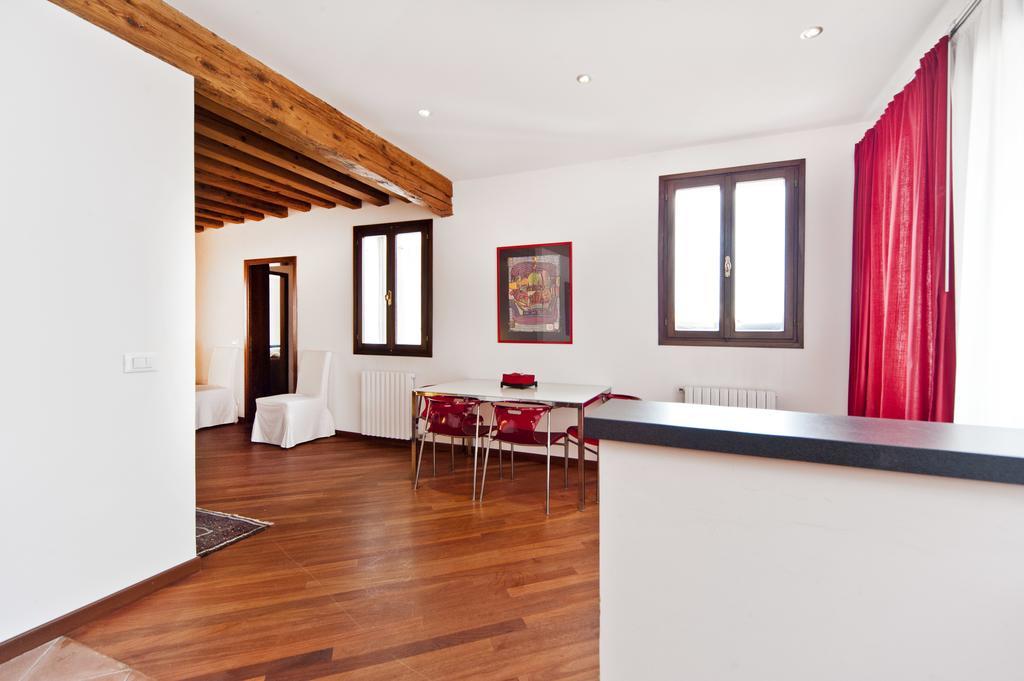 Elegant Terrace Apartment Near Piazza San Marco Last Floor No Lift 베니스 객실 사진