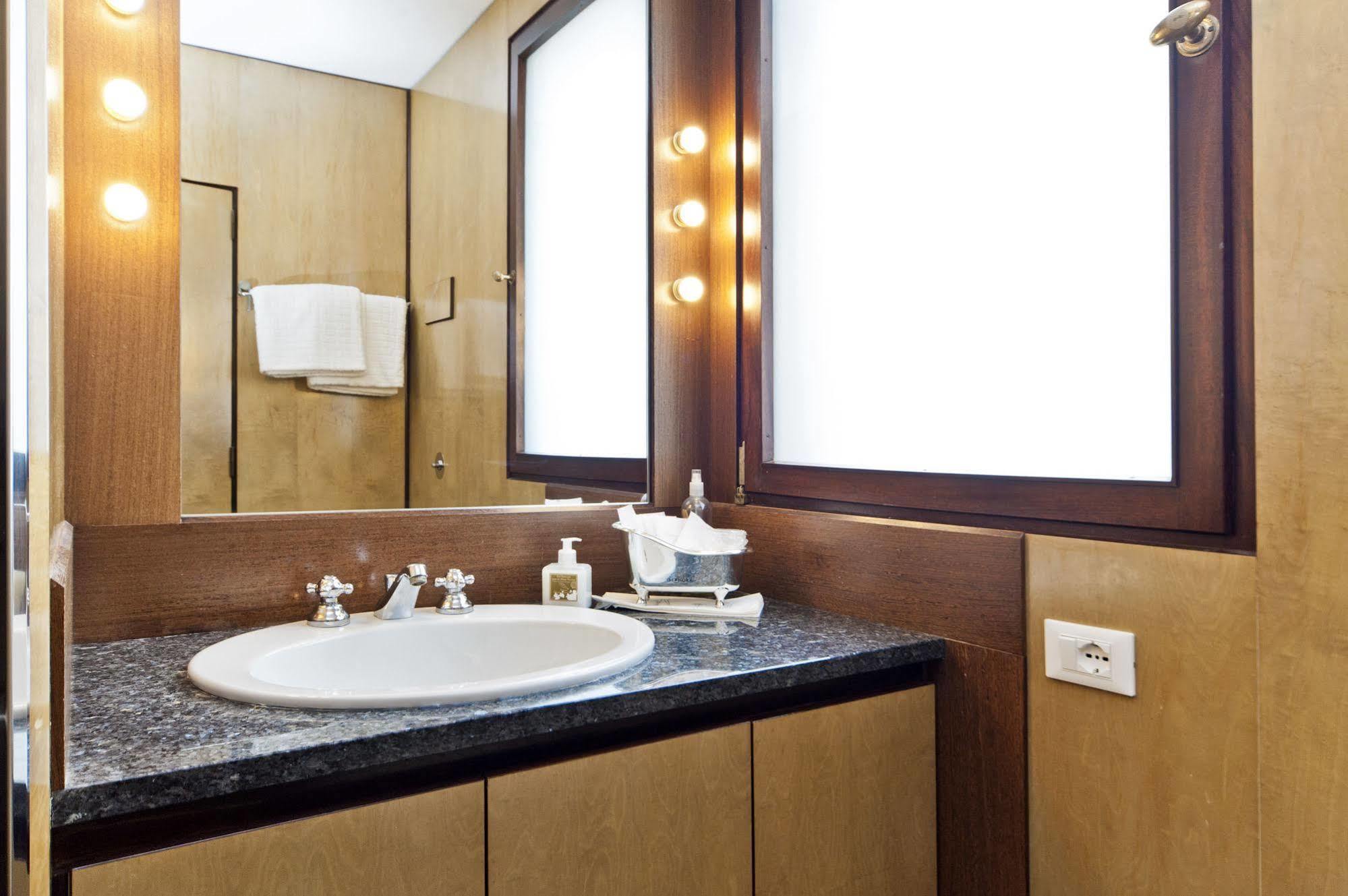 Elegant Terrace Apartment Near Piazza San Marco Last Floor No Lift 베니스 외부 사진